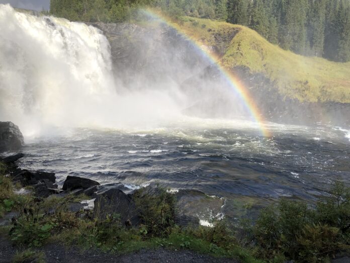 Tännforsen är ett av Sveriges största vattenfall beläget i Åre kommun.