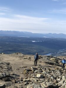 Välliste runt.